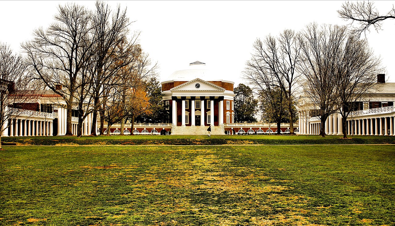 La Rotonde et le Lawn, Université de Virginie, Charlottesville, 14 mars 2011. Contexte institutionnel de Jenny Strauss Clay ; vue du campus,  non portrait
