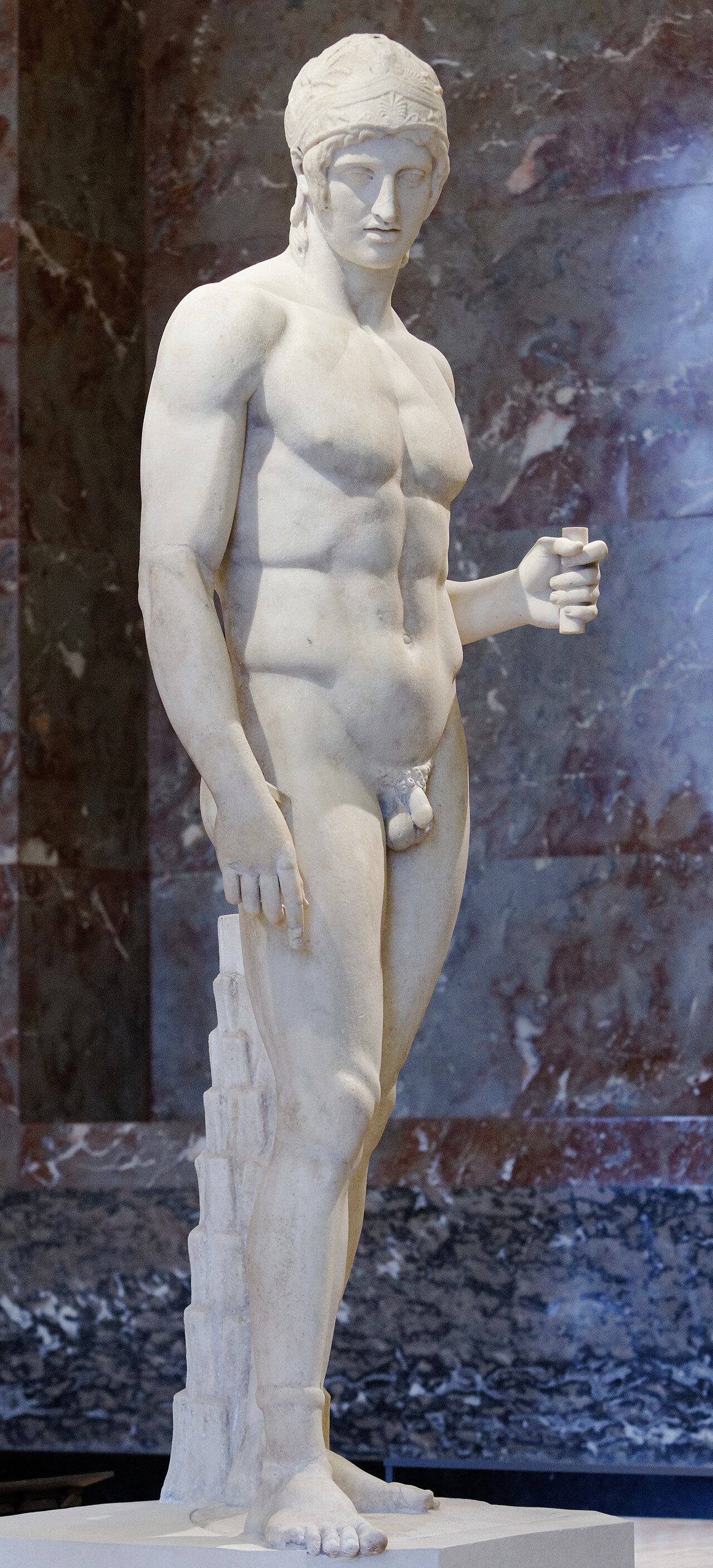 Roman statue of the “Borghese Ares” type, held by the Louvre, Ma 866. The type’s name and identification do not make it a contemporary image of Iliadic scenes
